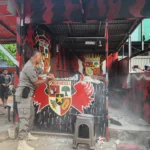 Berantas Jaya Polres Metro Depok Tertibkan Bendera dan Posko Ormas