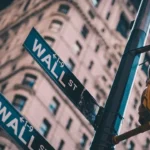 Saham Berjangka Amerika Merosot Setelah Serangan ke Tiga Situs Nuklir Iran