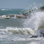 BMKG: Waspadai Gelombang Tinggi 4 Meter di Perairan Selatan Jawa