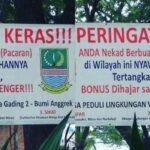 Spanduk Larangan Asusila Dipasang di Taman Langsat Jakarta Selatan