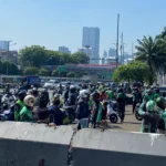 Situasi Terkini Jumat Siang: Massa Ojol Mulai Berdatangan ke Gedung DPR