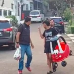 Dua Pemuda Tiba-Tiba ke Rumah Sri Mulyani, Kembalikan Barang yang Tercecer di Jalanan