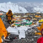 300 Kg Sampah di Puncak Gunung Everest Akhirnya Diangkut Pakai Drone Seharga Rp329 Juta
