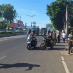 Ricuh di Otista Buntut Rantis Brimob Lindas Ojol, Anggota Polisi Sempat Diculik dan Disandera Massa
