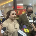 Ketika Lisa Mariana Tak Saling Pandang dengan Ridwan Kamil saat Tes DNA
